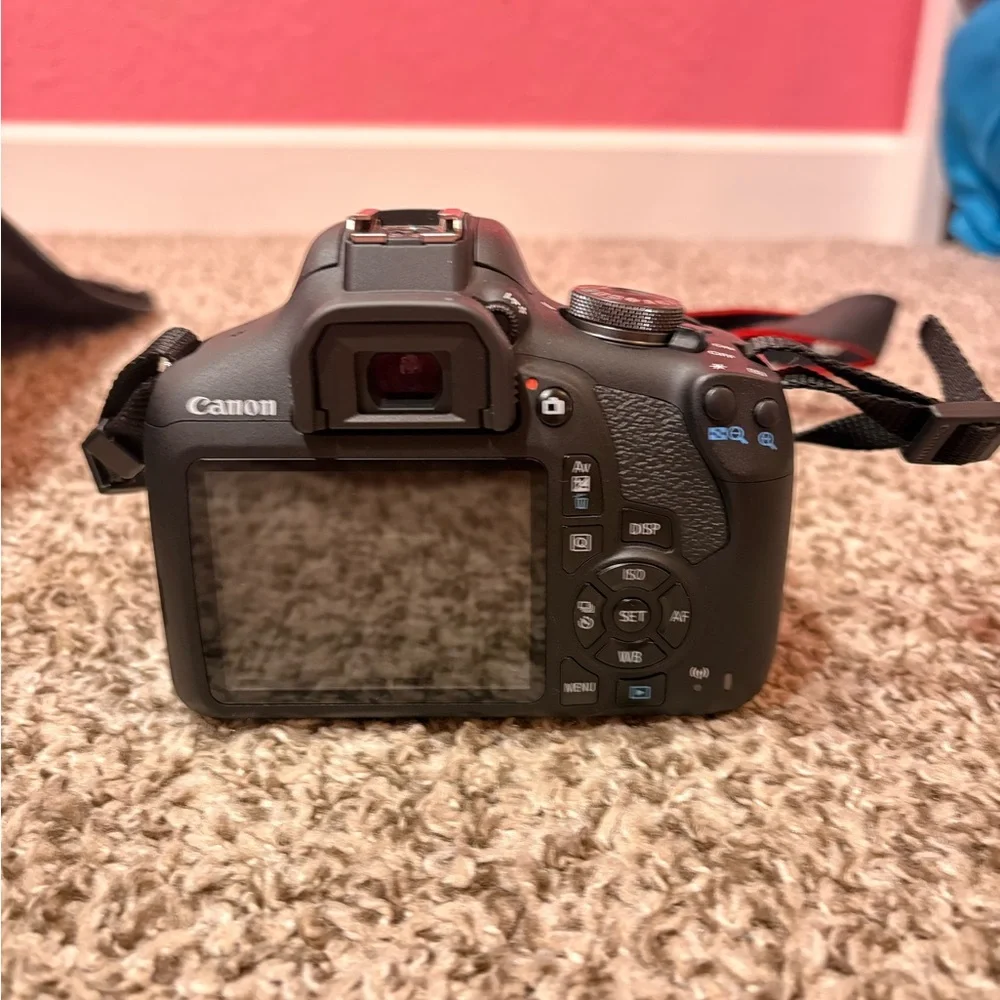 Canon eos d2000 Camera Kit with Accessories